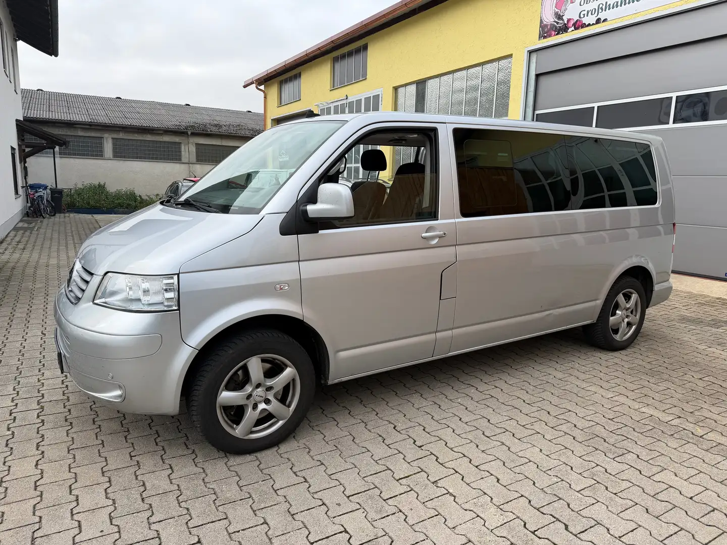 Volkswagen T5 Caravelle Caravelle Lang Autm. DPF Trendline Standheiz. Silber - 1