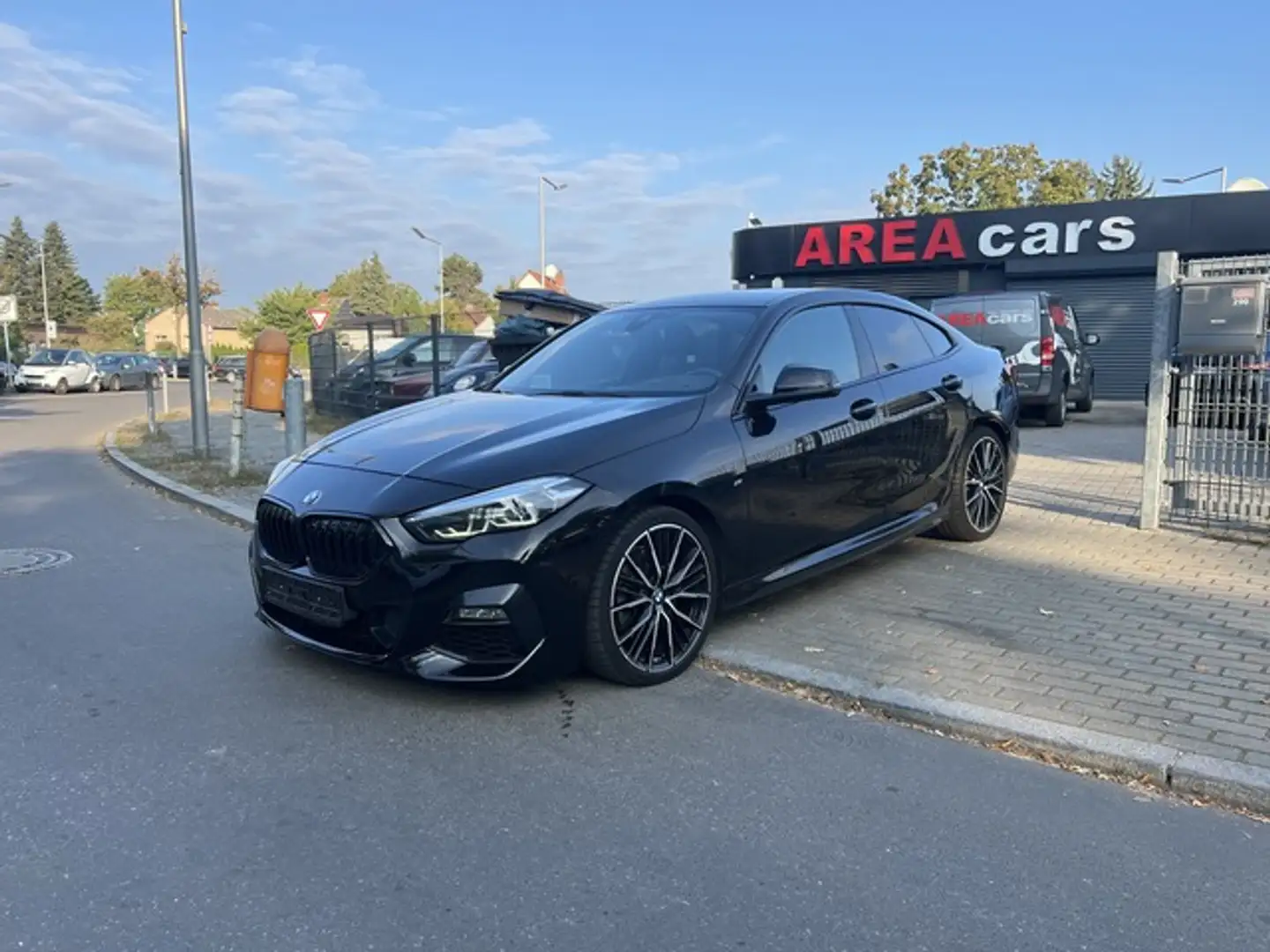 BMW 220 220d Gran Coupe *xDrive*M-Sport* LIVE*HUD*ACC* Zwart - 2