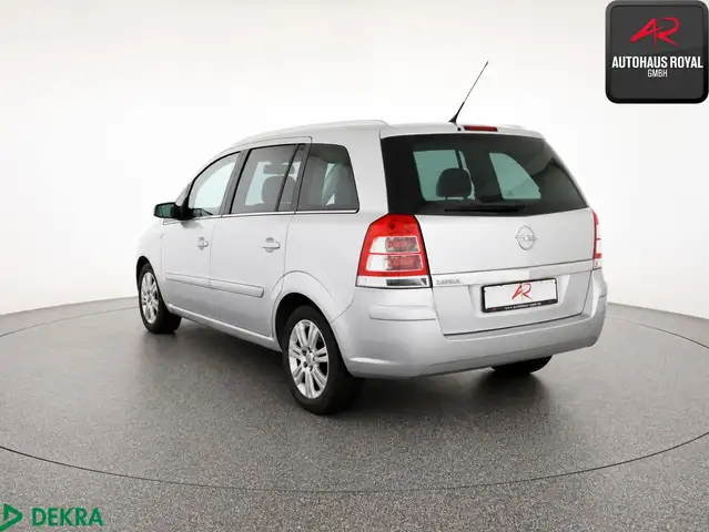 Opel Zafira view 3