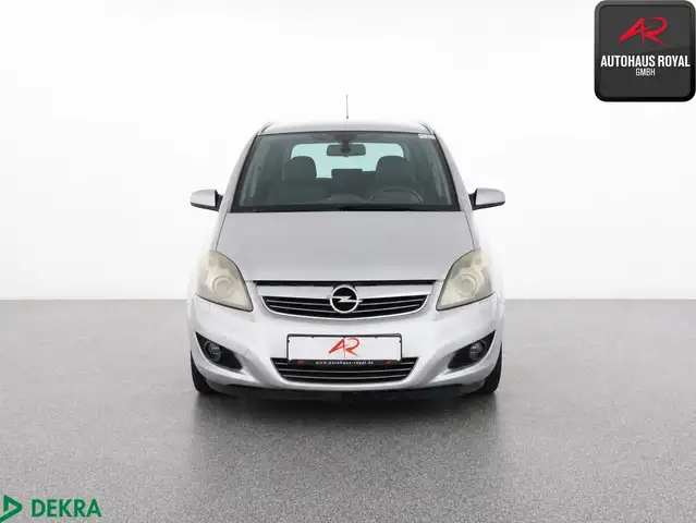 Opel Zafira view 8