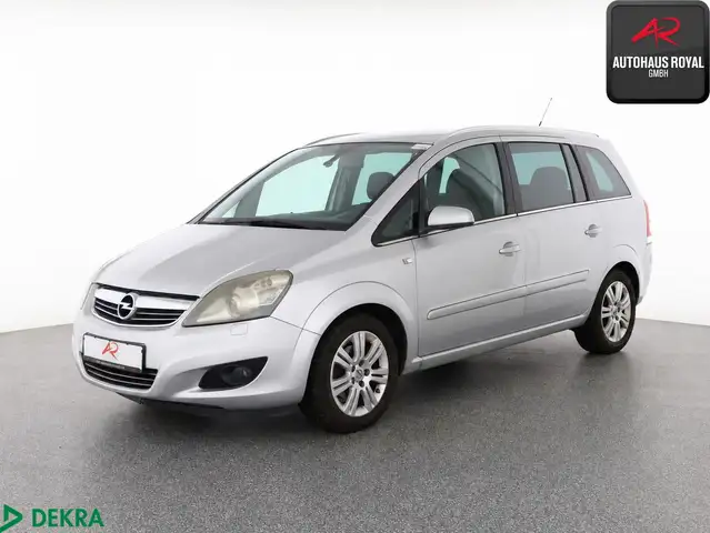 2009 Opel Zafira in Silver for sale