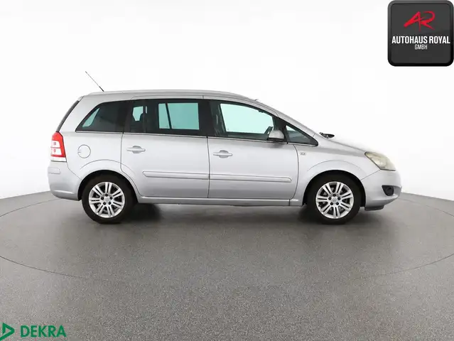 Opel Zafira view 6