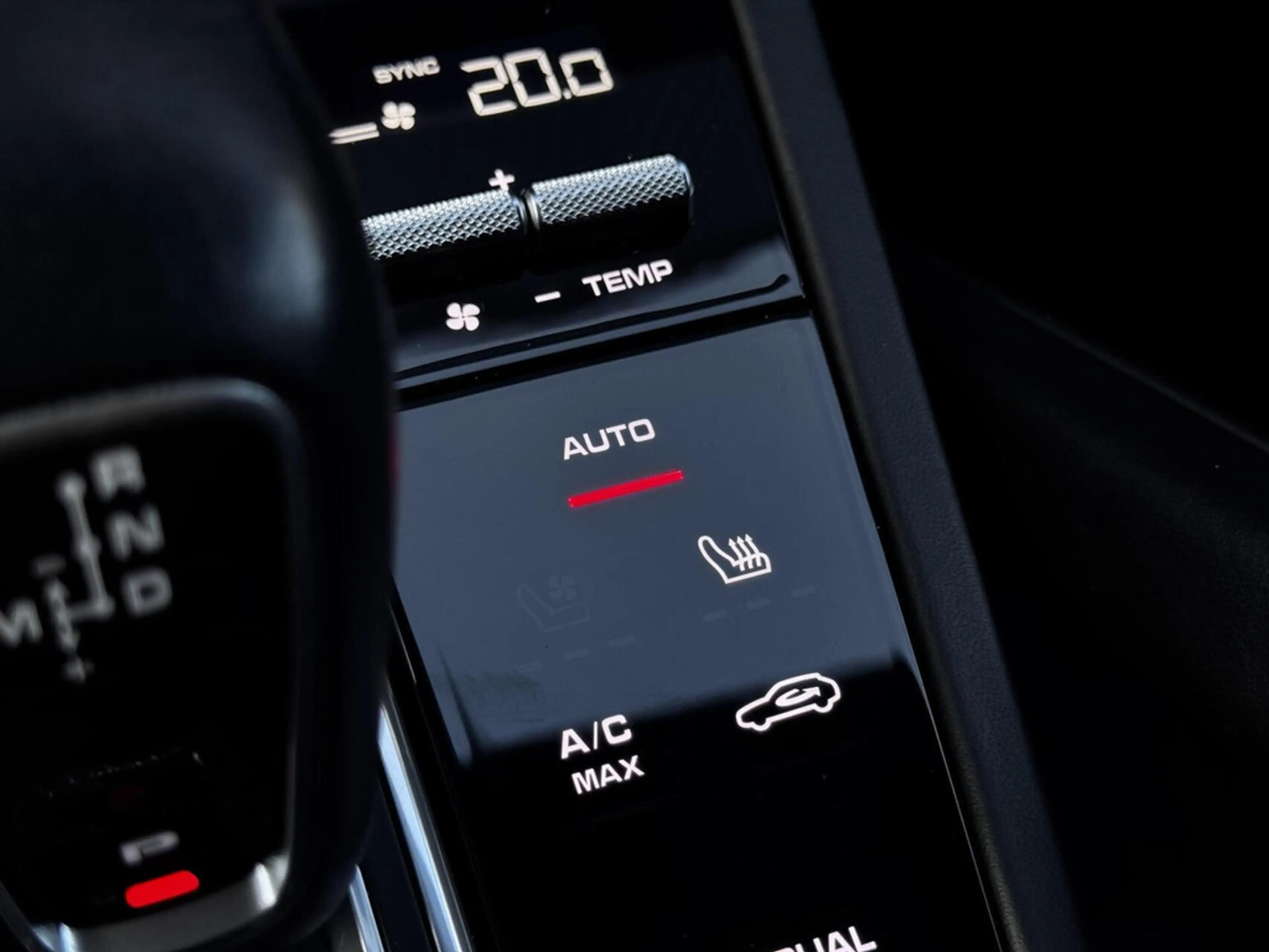 Porsche Cayenne 3.0 E-Hybrid | SOH 87% | Panodak | Sport Chrono | — photo 36