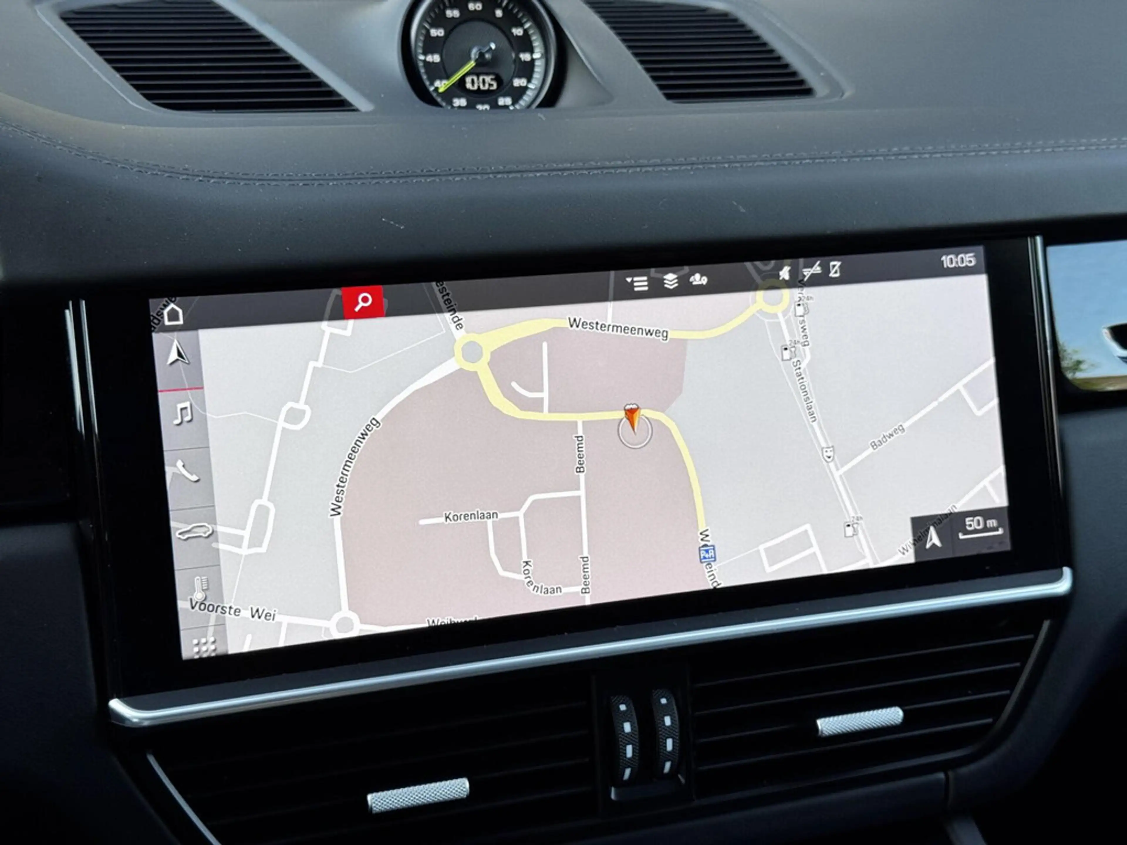 Porsche Cayenne 3.0 E-Hybrid | SOH 87% | Panodak | Sport Chrono | — photo 19