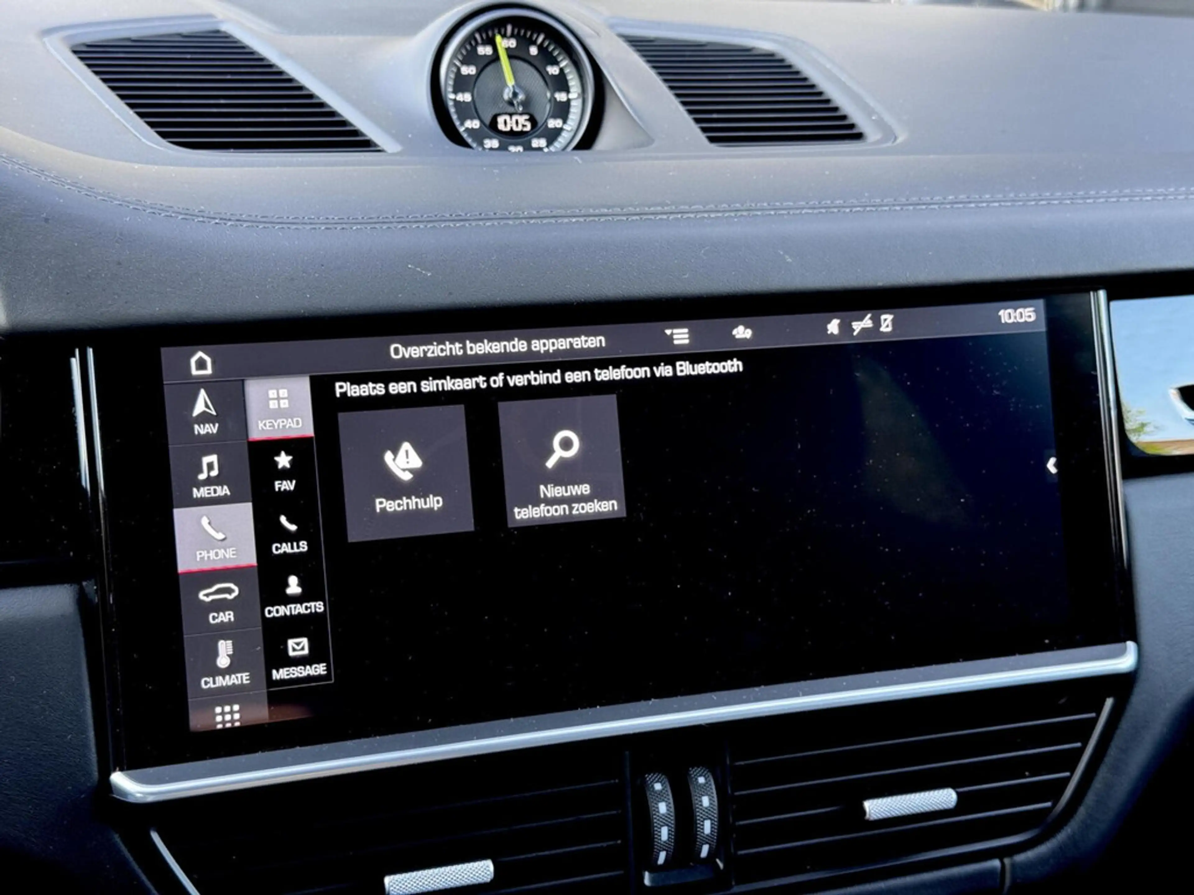 Porsche Cayenne 3.0 E-Hybrid | SOH 87% | Panodak | Sport Chrono | — photo 20