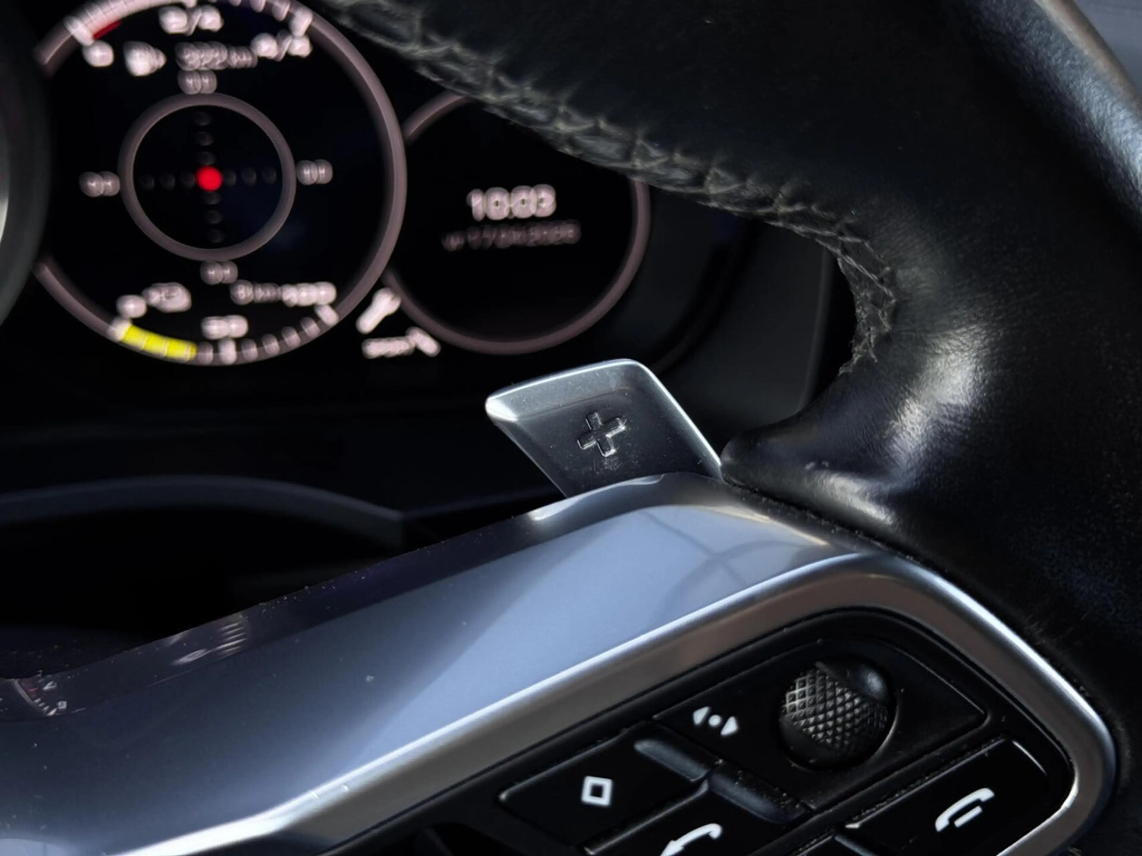 Porsche Cayenne 3.0 E-Hybrid | SOH 87% | Panodak | Sport Chrono | — photo 48