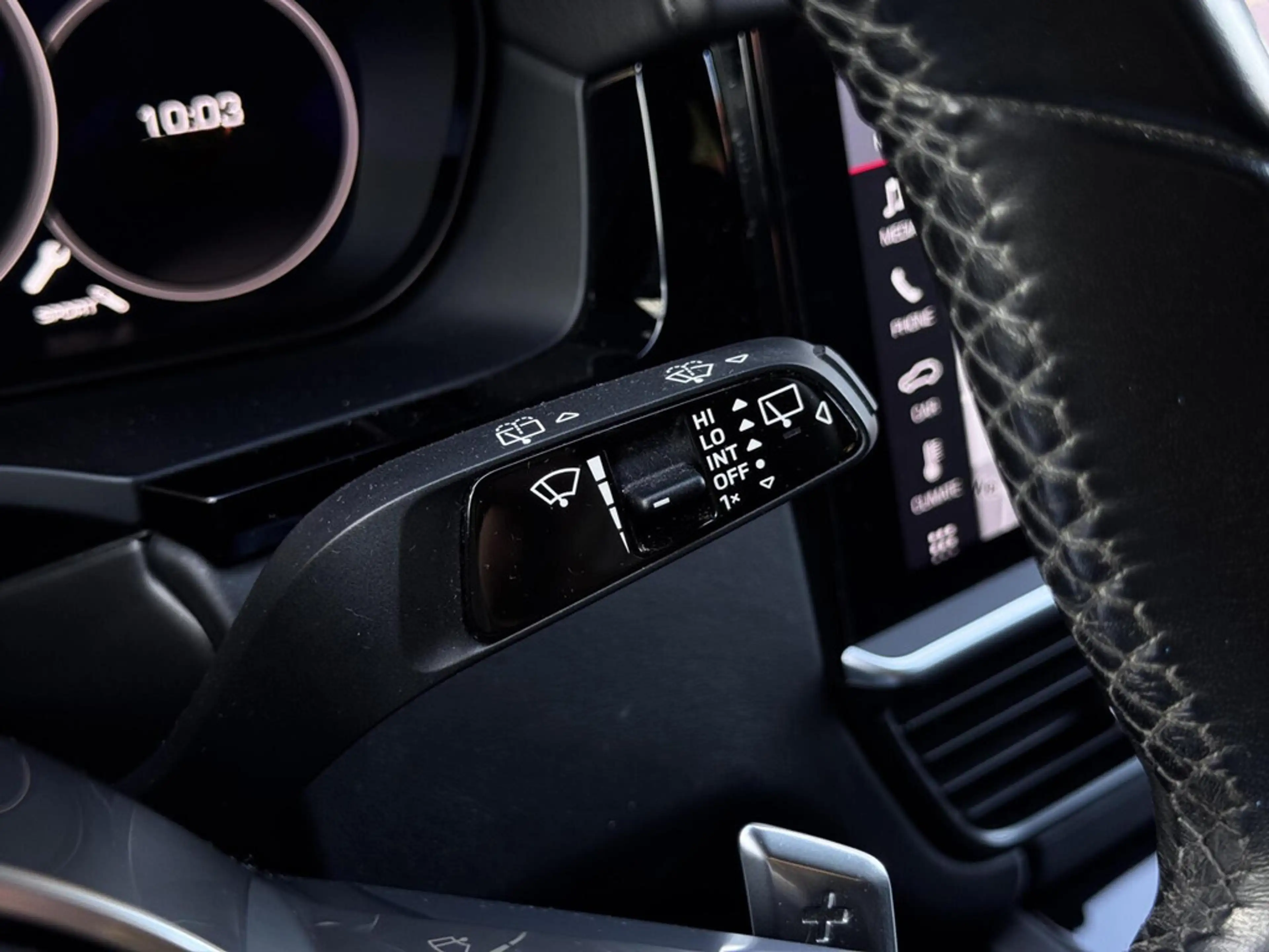 Porsche Cayenne 3.0 E-Hybrid | SOH 87% | Panodak | Sport Chrono | — photo 47