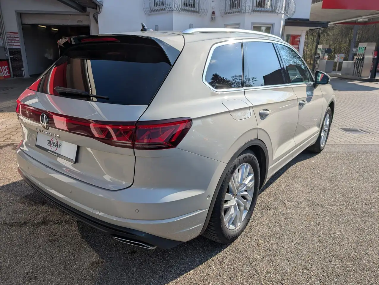 Volkswagen Touareg 3.0TDI Elegance Luft AHK Travel Beh. Front 5