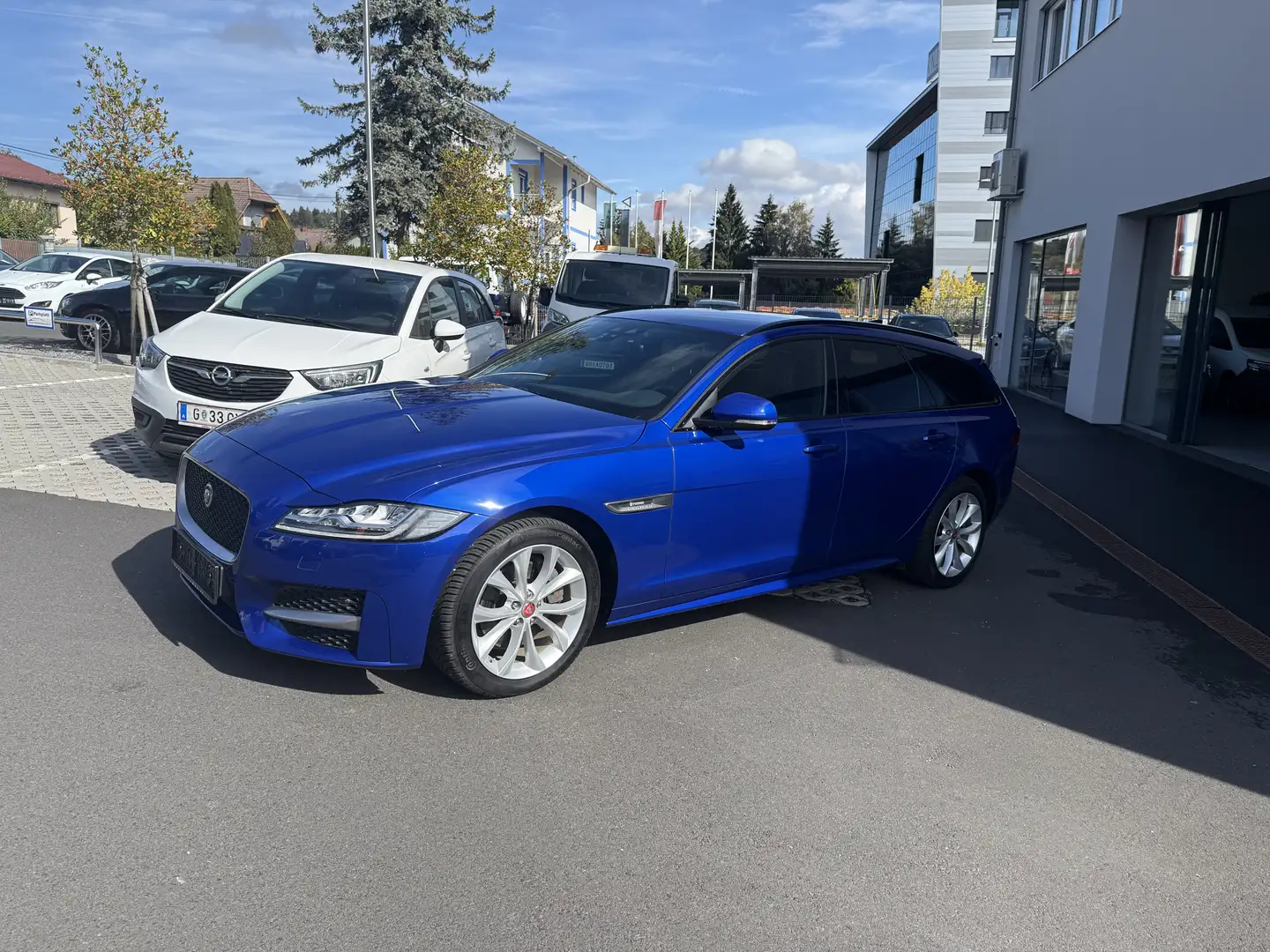 Jaguar XF XF R-Design Sportbrake AWD Allrad EXTRAS Blau - 2