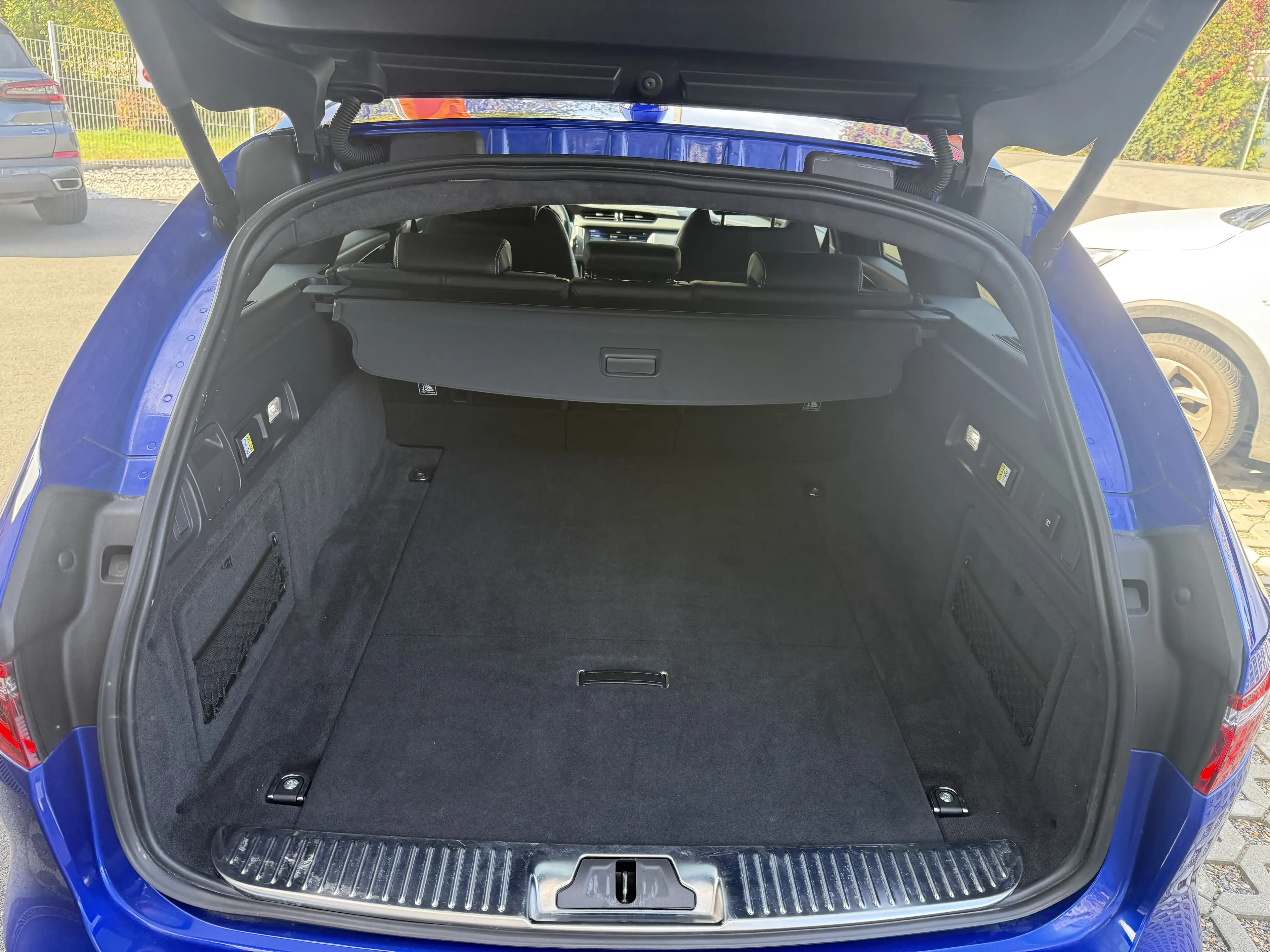 Jaguar XF XF R-Design Sportbrake AWD Allrad EXTRAS — photo 7
