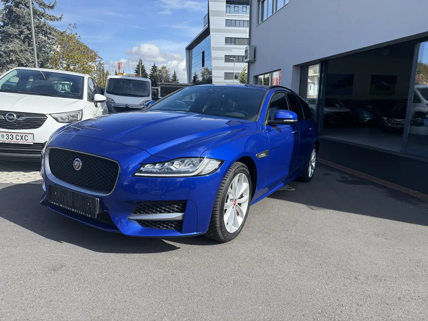 Jaguar XF XF R-Design Sportbrake AWD Allrad EXTRAS Blau - 1