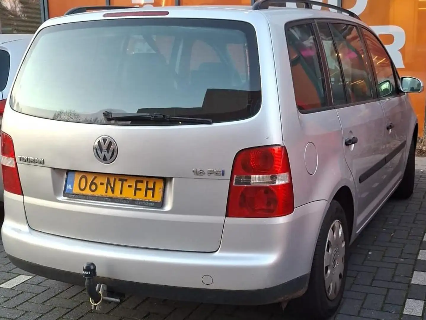 Volkswagen Touran Touran 1.6-16V FSI Trendl. Szürke - 2