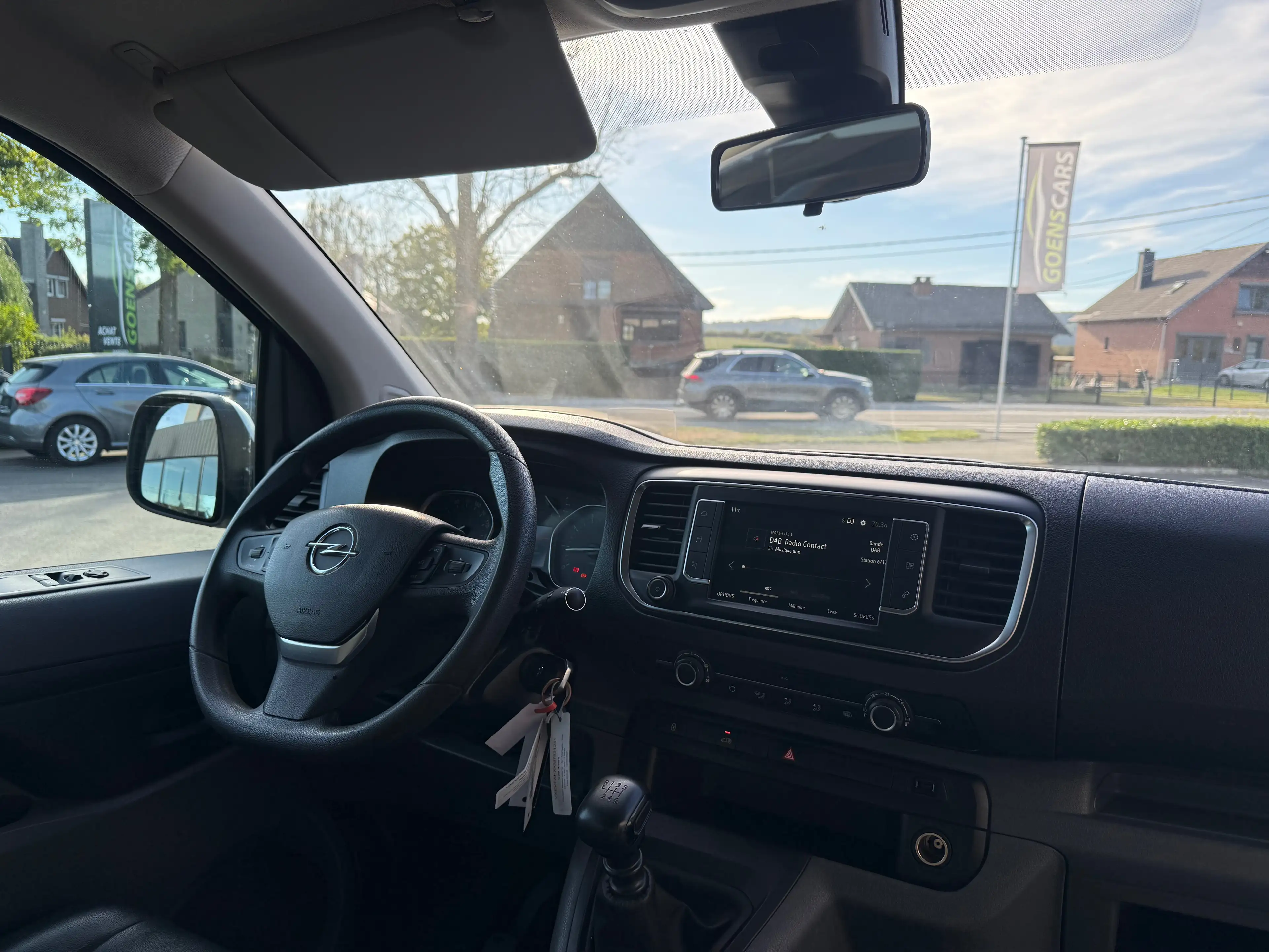Opel Vivaro 2.0CDTi 3 PLACE UTILITAIRE,TVA RÉCUPÉRABLE,CAMÉRA,RADARS,CRUISE,CLIM,RADIO… — photo 6