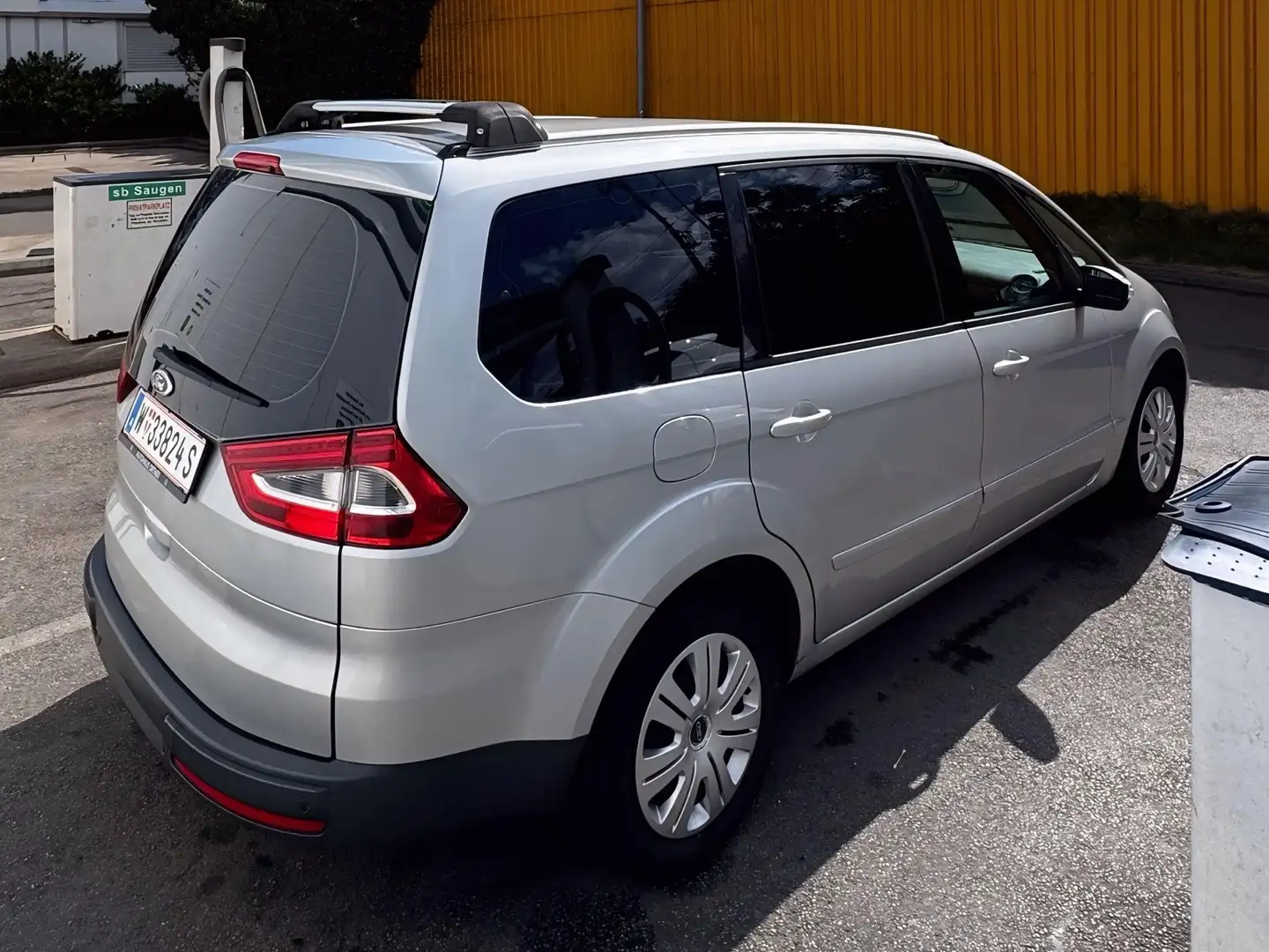Ford Galaxy Galaxy Business 2,0 TDCi DPF Business Silber - 2