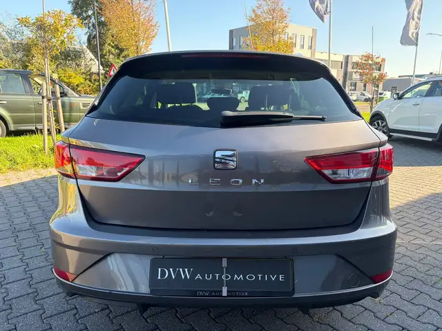 Seat Leon view 3
