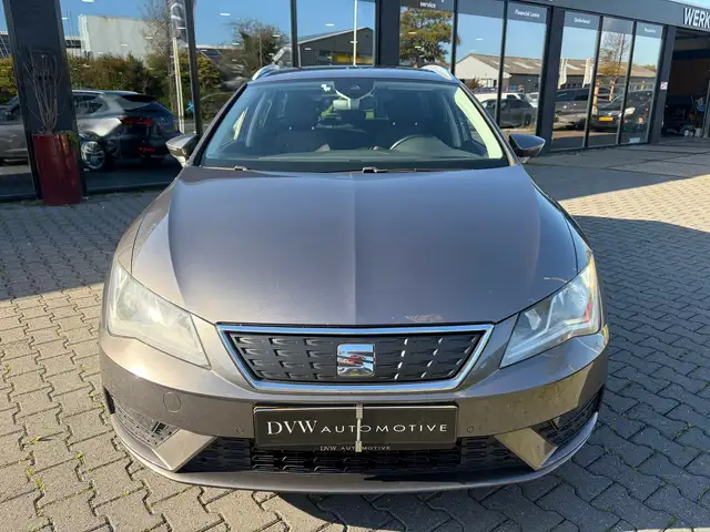 Seat Leon view 6