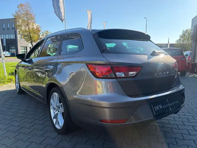 Seat Leon view 2
