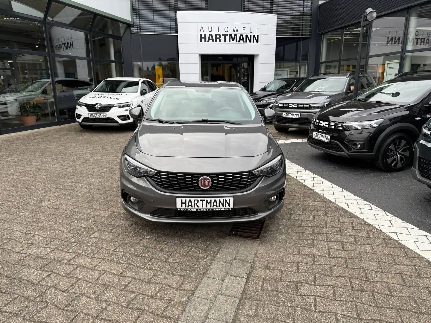 Fiat Tipo 1.4 Lounge Rückfahrkamera,Navi, Sitzheizung Gris - 1