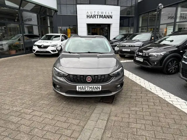 Fiat Tipo 1.4 Lounge Rückfahrkamera,Navi, Sitzheizung