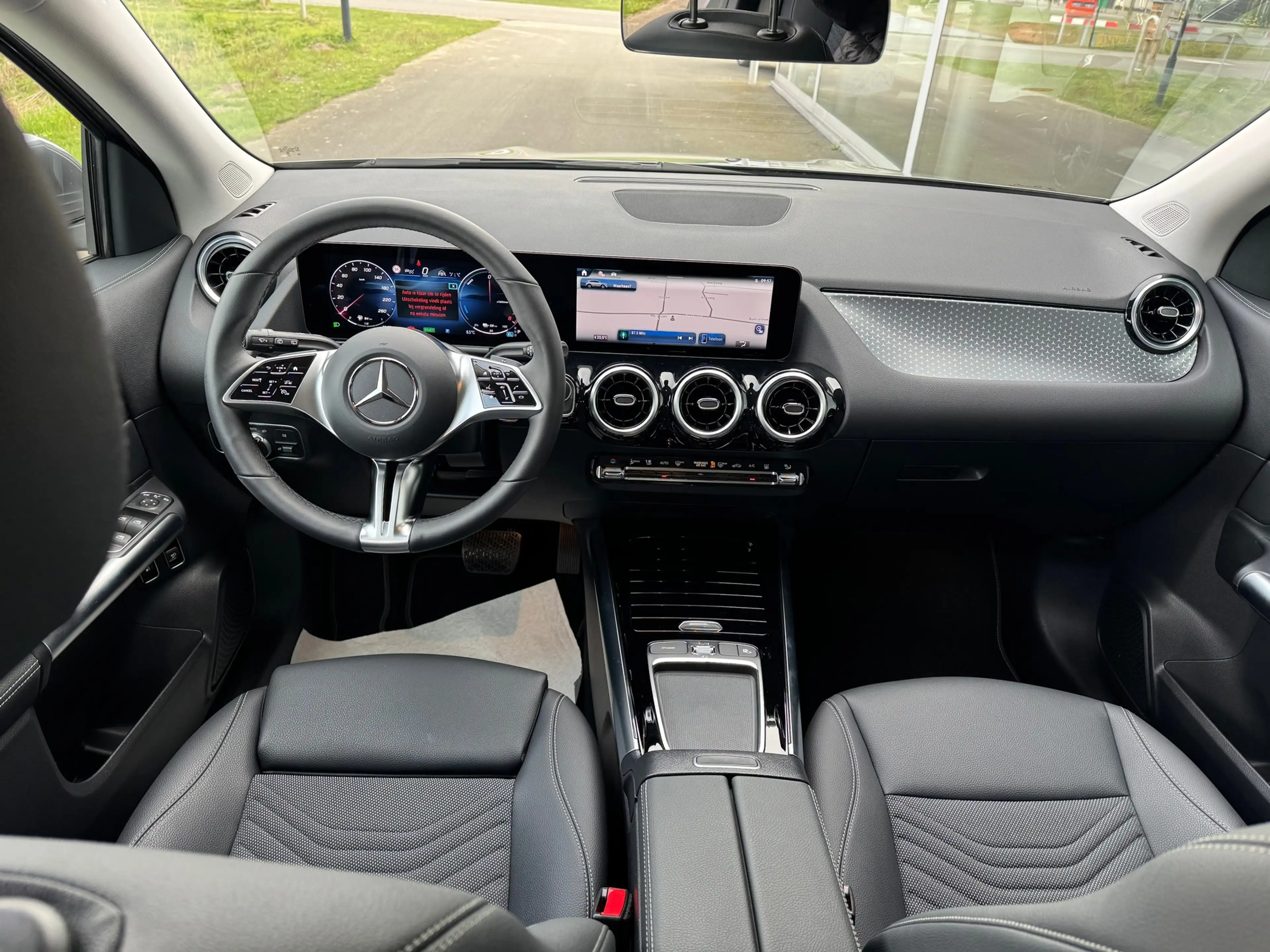 Mercedes-Benz GLA 250 e Progressive line Advanced automaat ,elektrische — photo 9