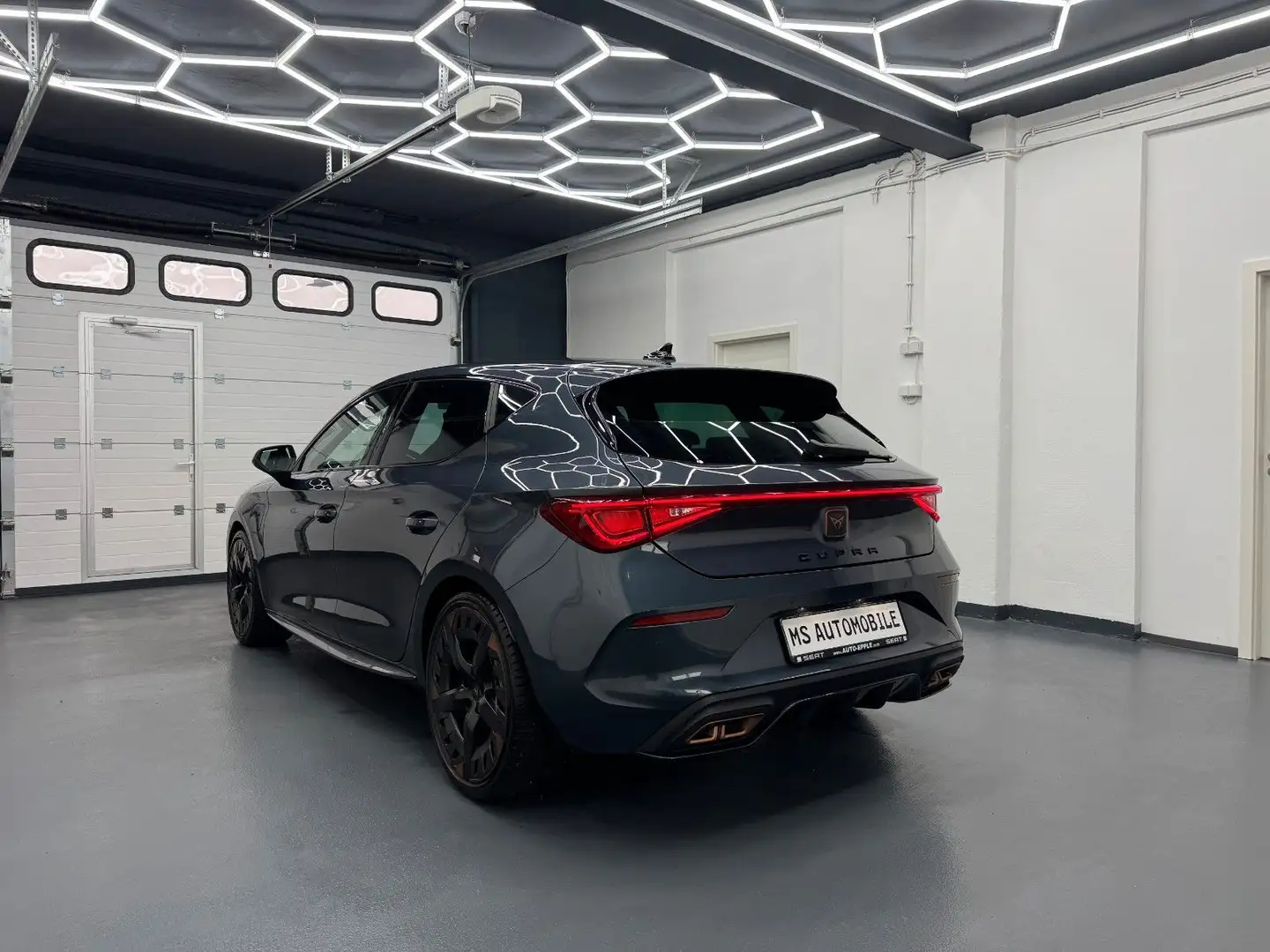 CUPRA Leon VZ e-Hybrid *PLUG IN* ACC* Šedá - 2