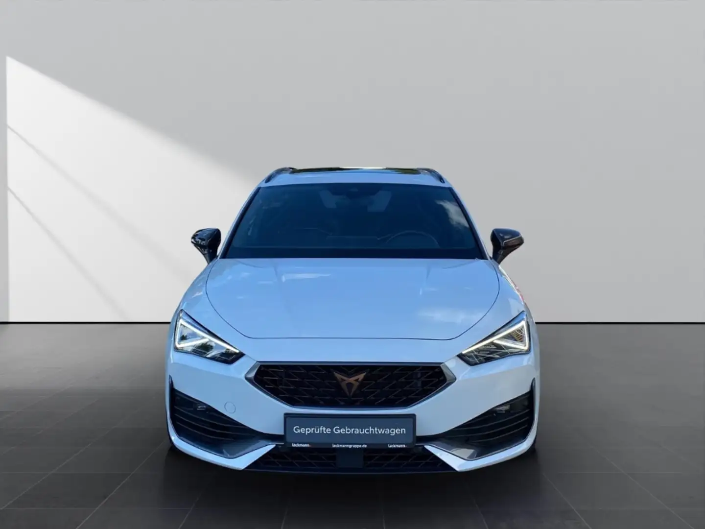 CUPRA Leon Sportstourer VZ 4Drive CUP *Navi*Pano*AHK* Weiß - 2