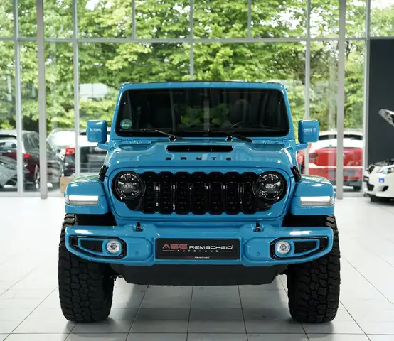 Jeep Wrangler view 4