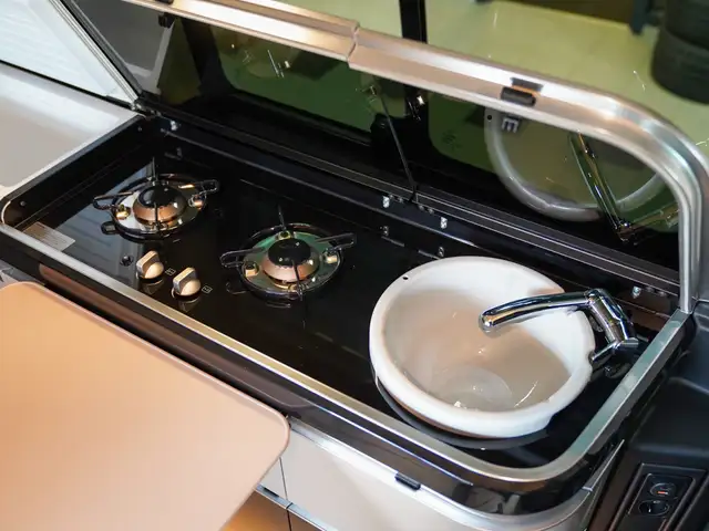 Mercedes-Benz V-Class view 14