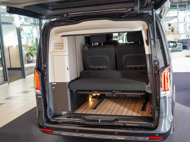 Mercedes-Benz V-Class view 6