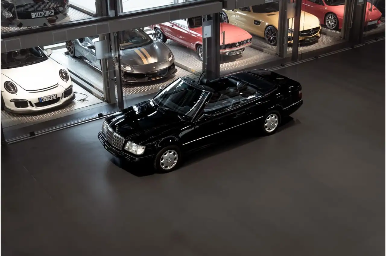 Mercedes-Benz E 320