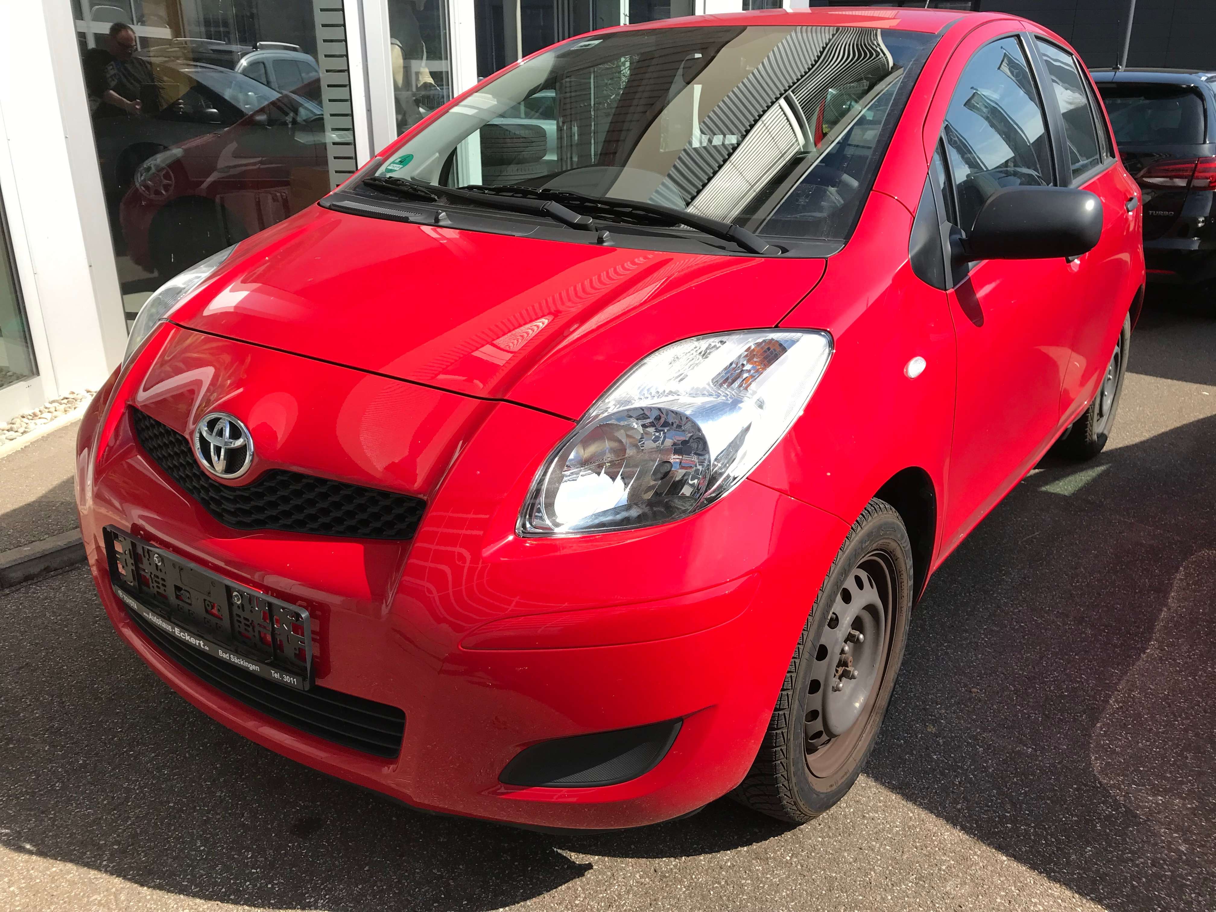 Second hand Toyota Yaris 1.0