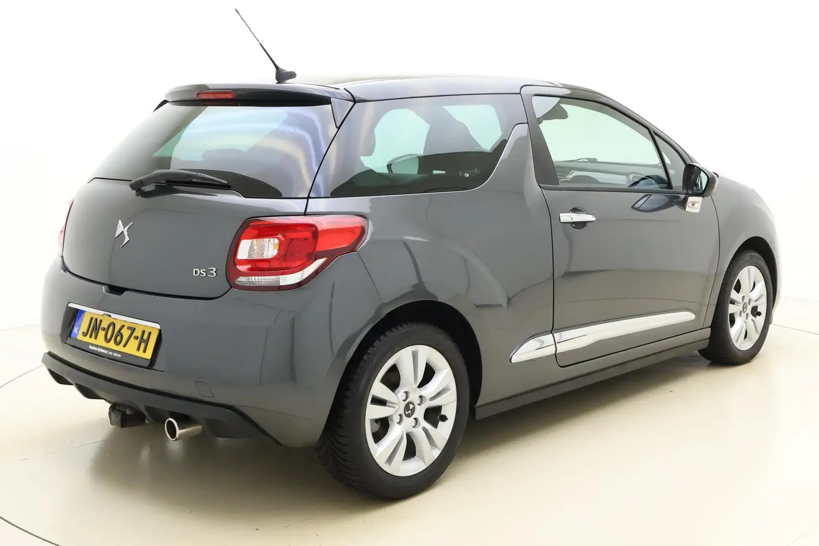 DS Automobiles DS 3 1.2 PureTech 110pk So Red | Achteruitrijcamera | C Gris - 2