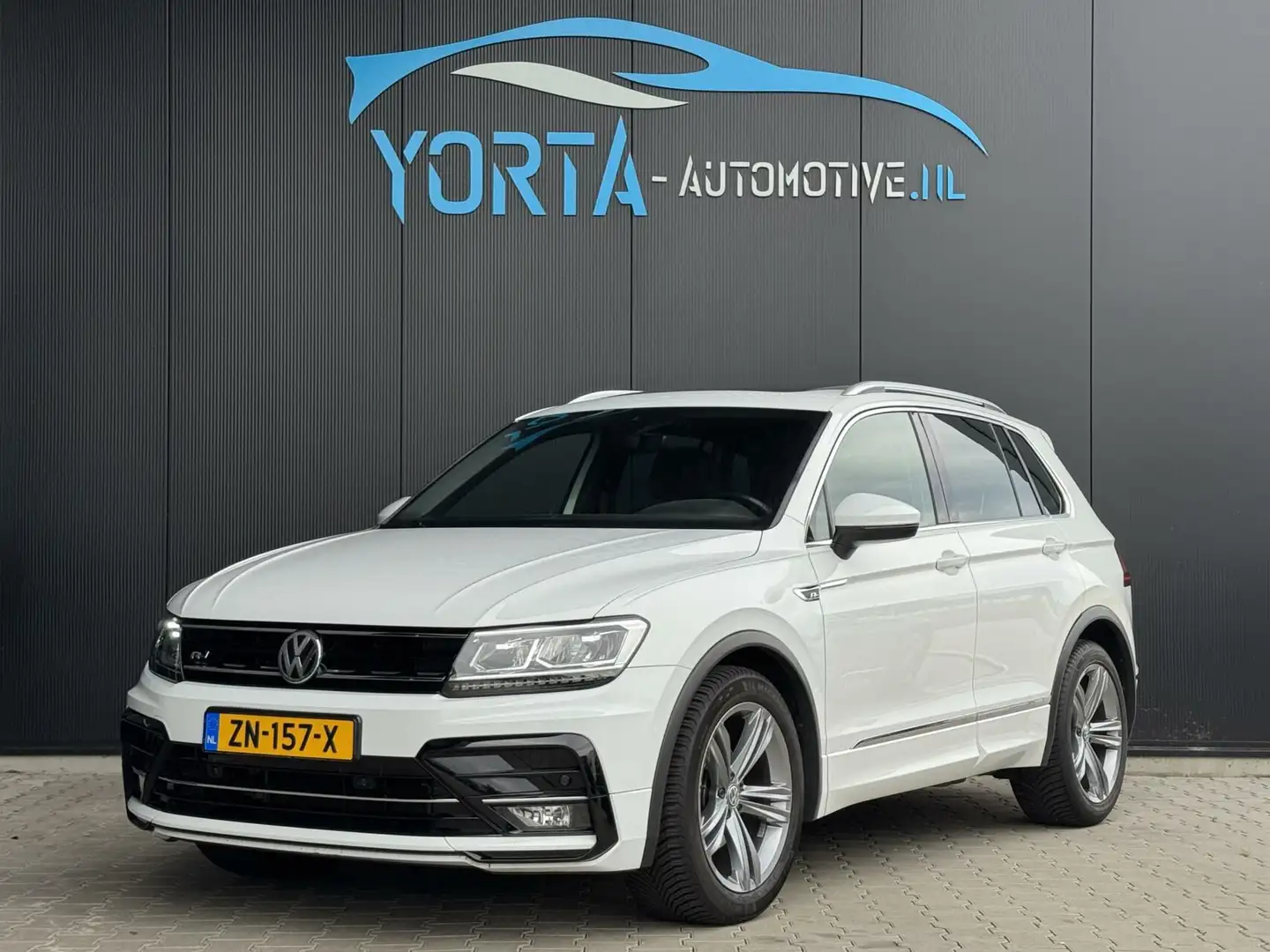 Volkswagen Tiguan 1.5 TSI R Line NL AUTO*PANO*VIRTUAL*STOELVERWARMIN White - 1