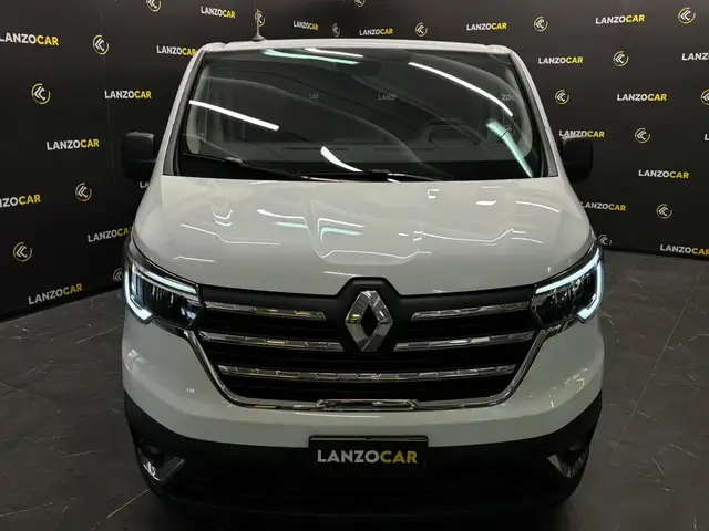 Renault Trafic view 2