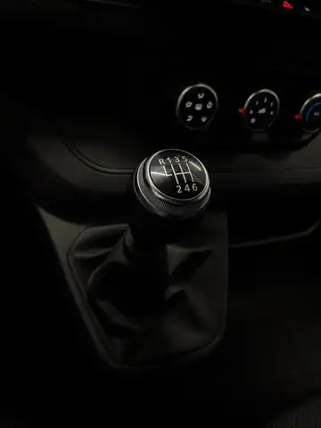 Renault Trafic view 11
