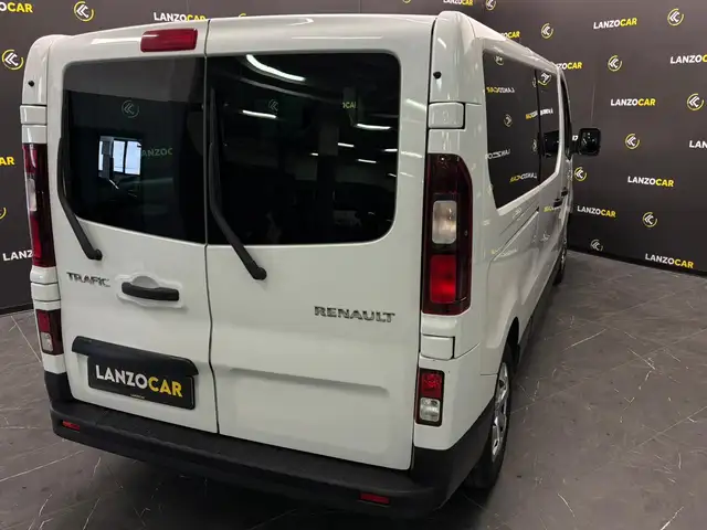 Renault Trafic view 4