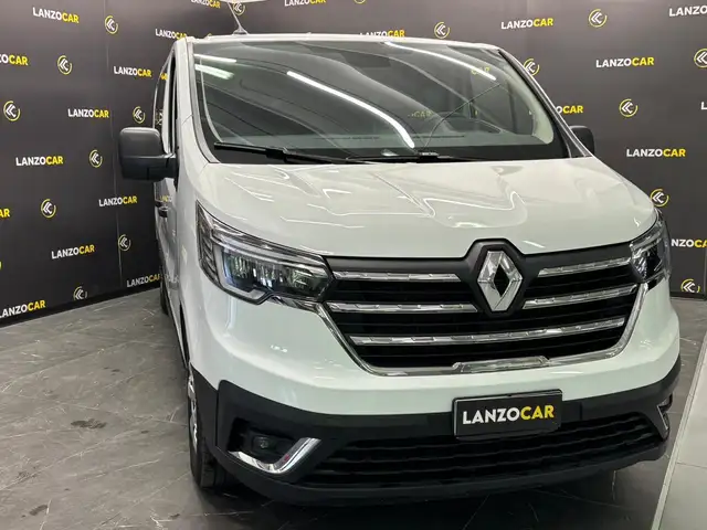 Renault Trafic view 3