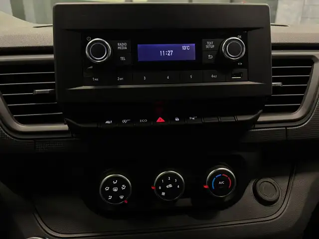 Renault Trafic view 9