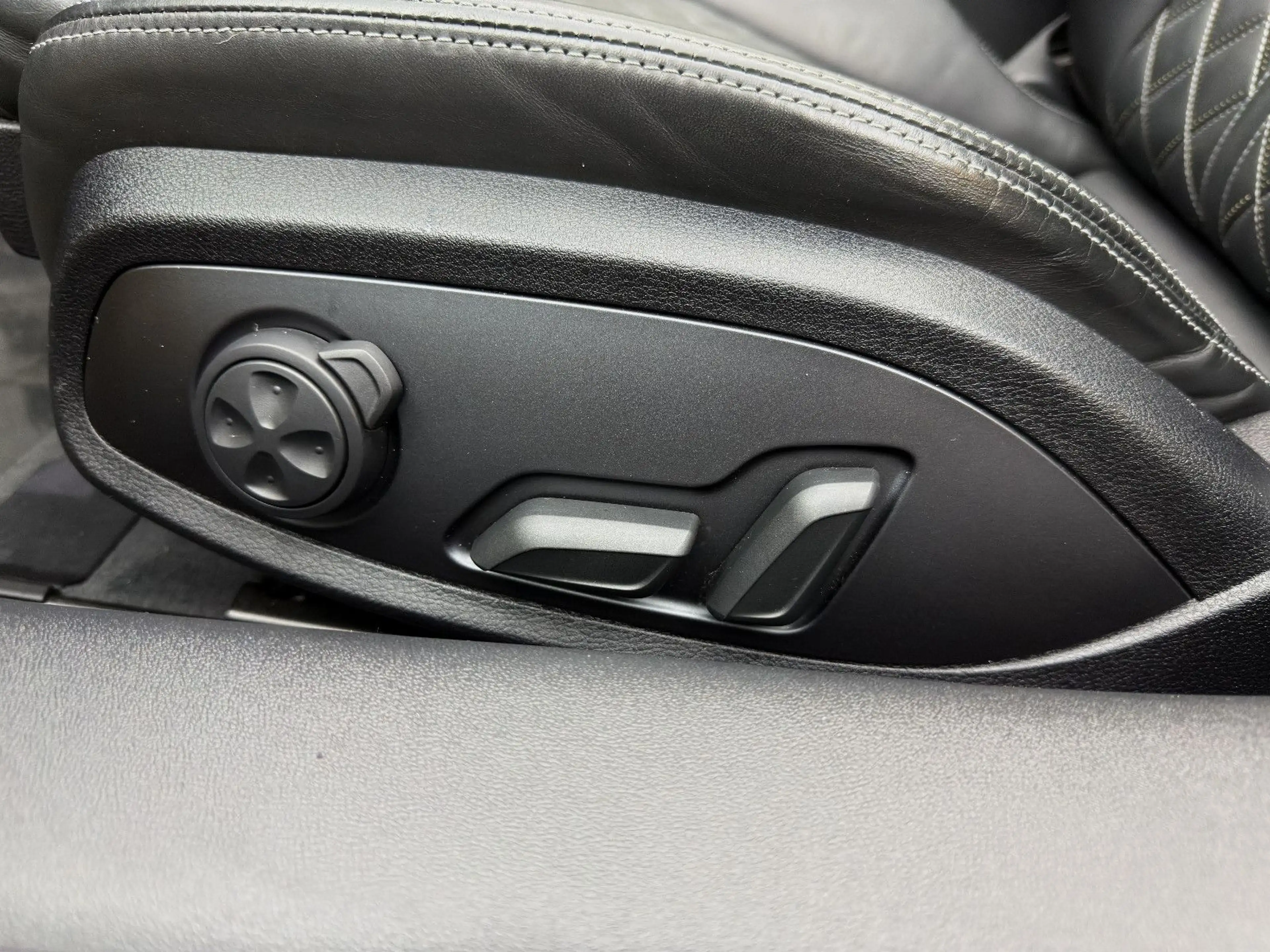 Audi TT RS Roadster Quattro*Matrix*B&O*OLED*Carbon* — photo 10