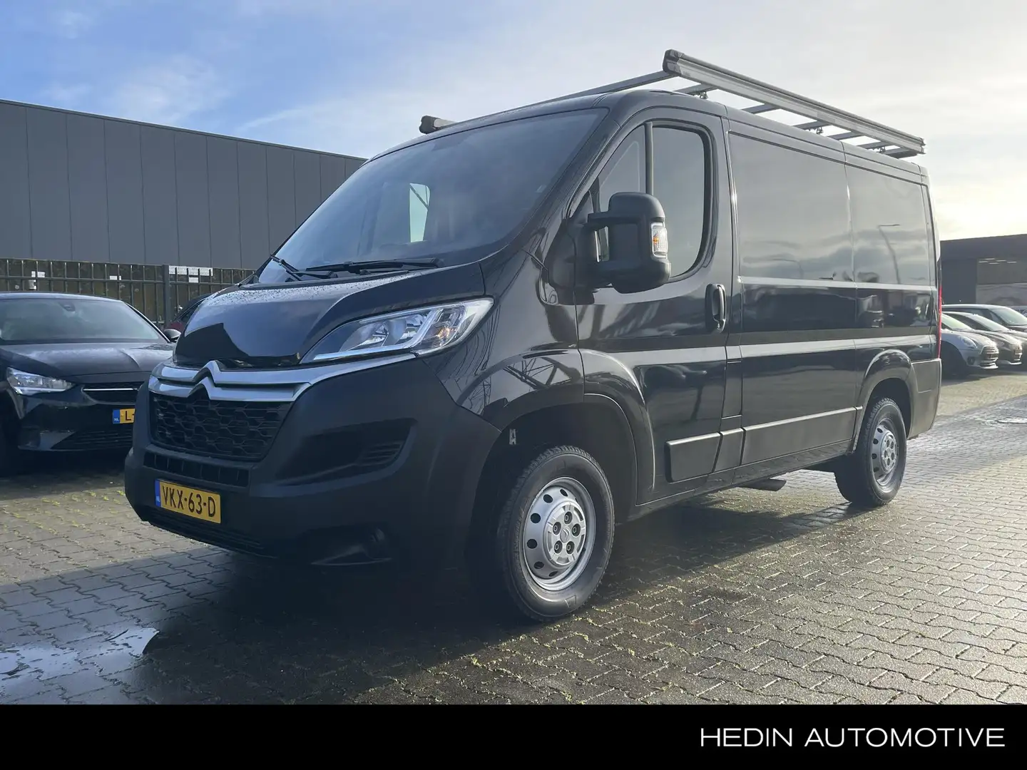 Citroen Jumper 30 2.2 120pk L1H1 Club | Navigatie | Camera | Trek Zwart - 1