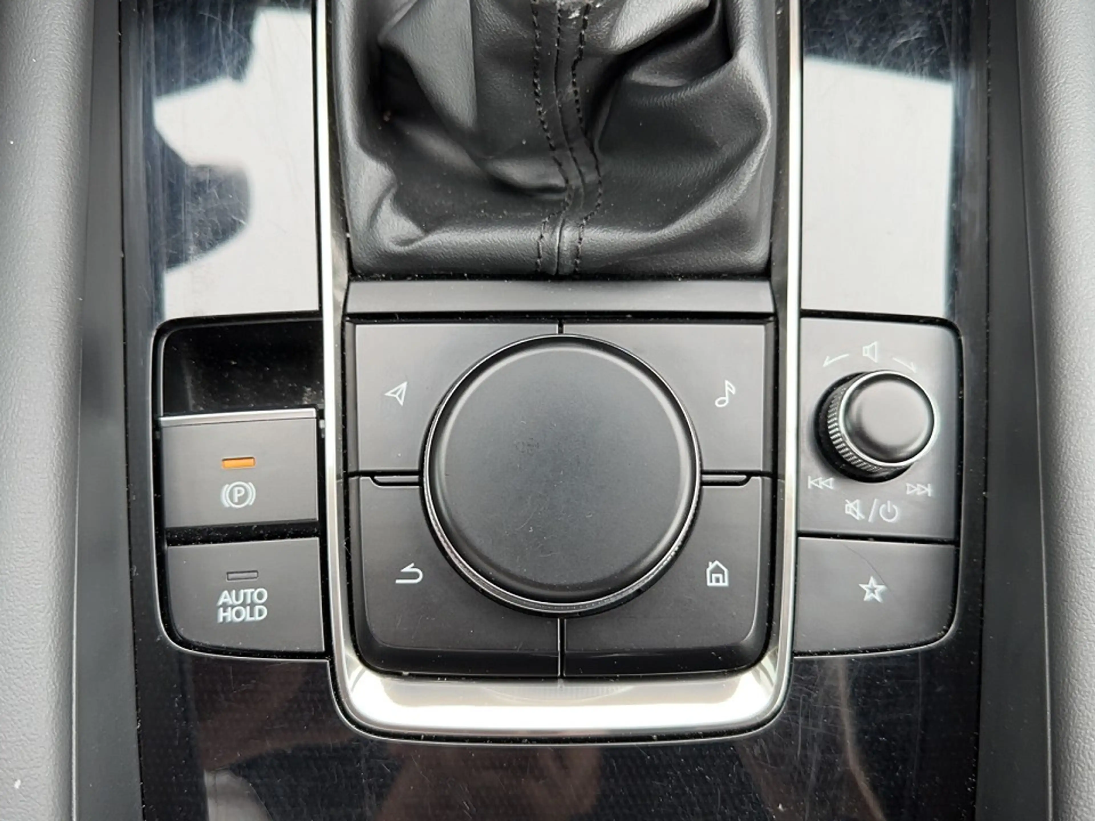 Mazda 3 Selection 1.Hand Navi Head-Up Sitzheizung — photo 15