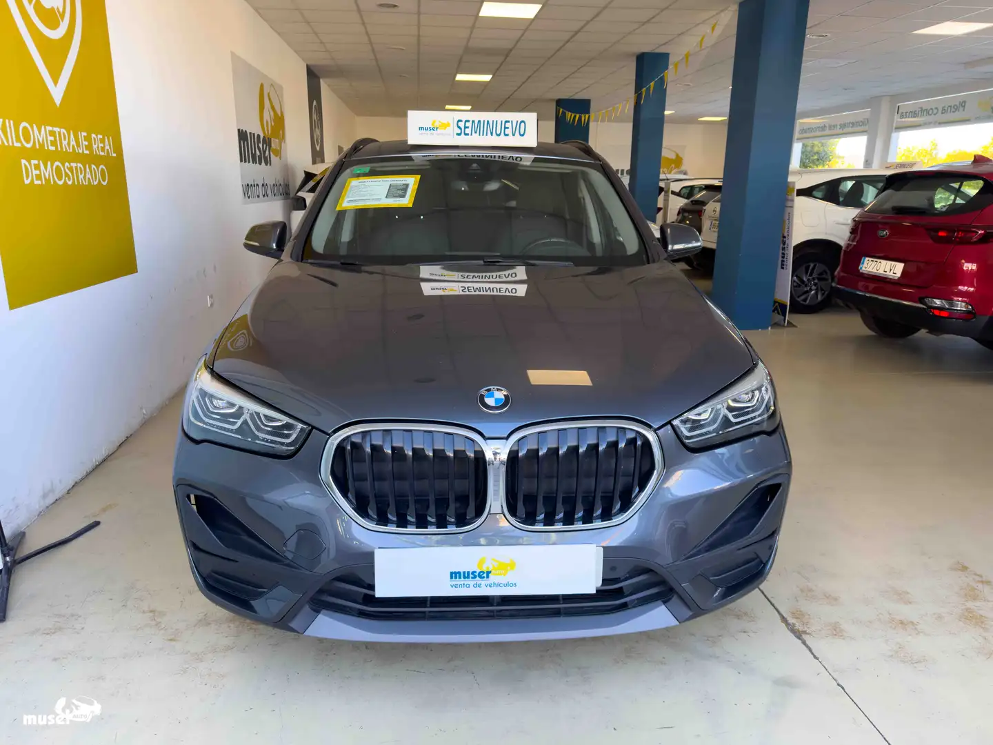 BMW X1 sDrive 18dA Corporate Gris - 2