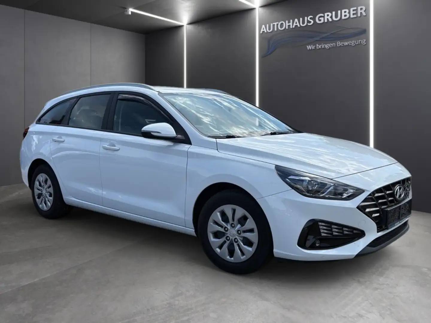 Hyundai i30 CW 1,6 CRDi i-Line Plus Weiß - 2