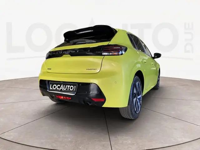 Peugeot 208 view 4