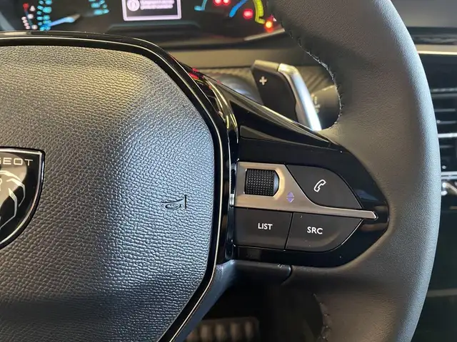 Peugeot 208 view 14
