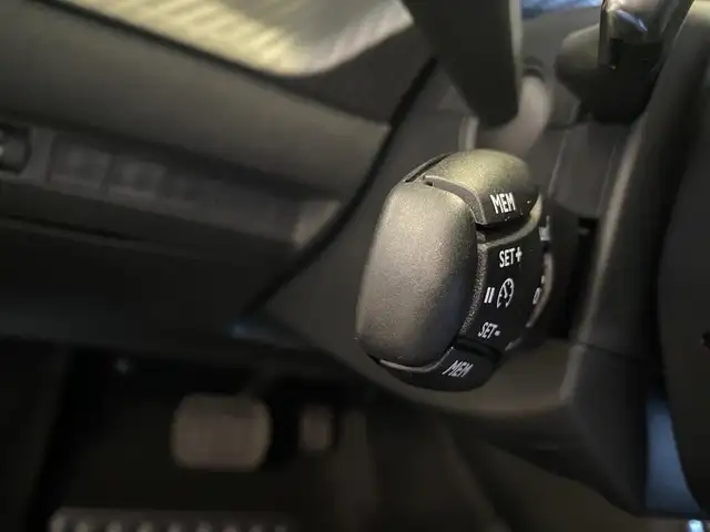 Peugeot 208 view 17