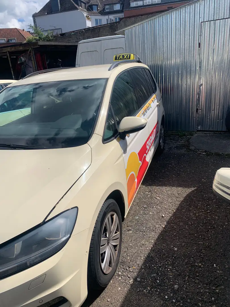 Volkswagen Touran Beige - 2