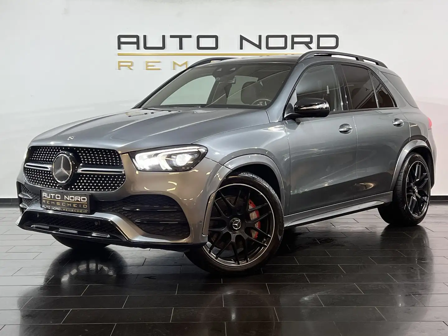 Mercedes-Benz GLE 400 d 4Matic*AMG*Air*7-Sitzer*22``*Pano*AHK Šedá - 1