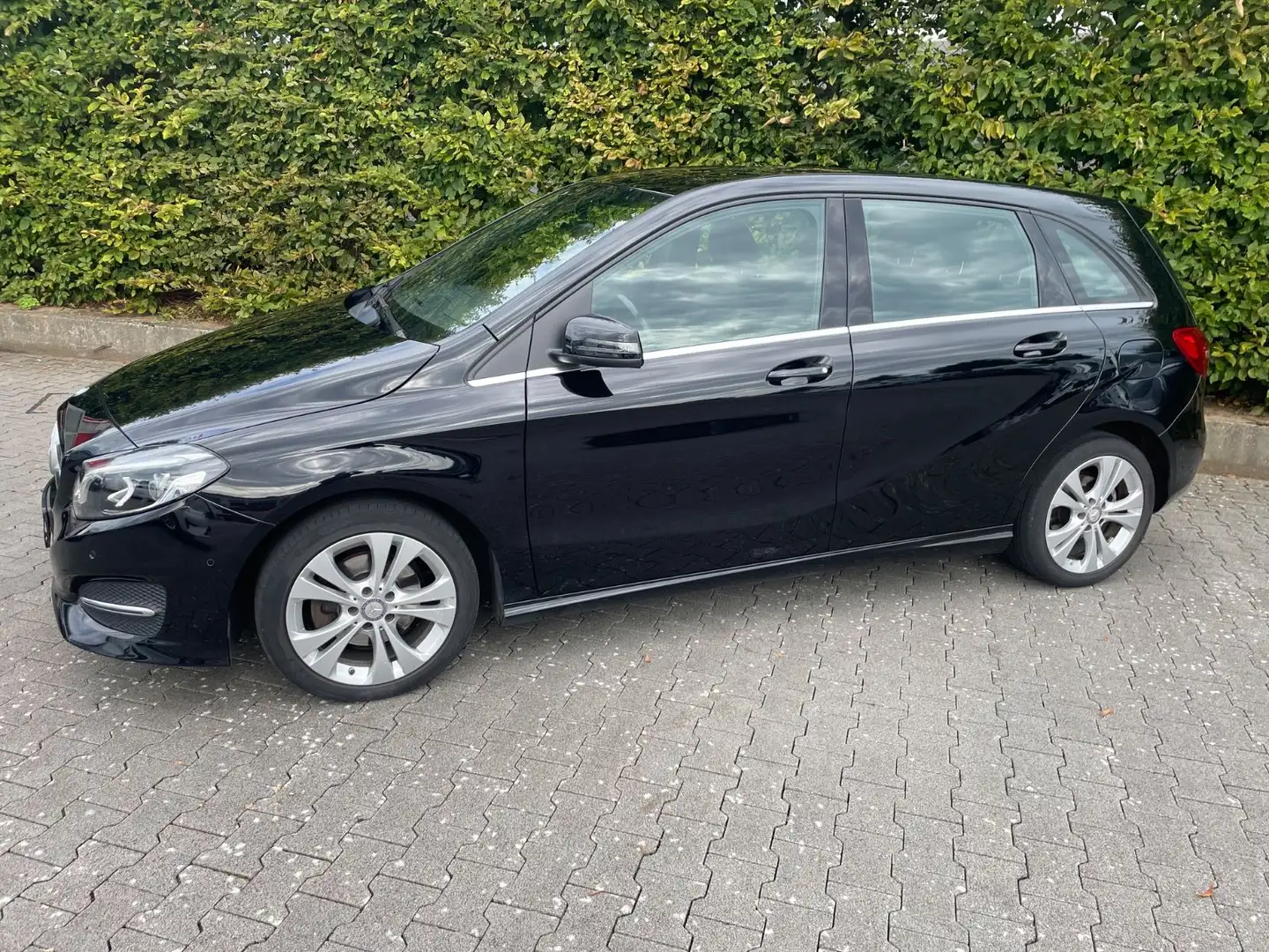 Mercedes-Benz B 200 B -Klasse B 200 d Score Klima Teilleder Schwarz - 1