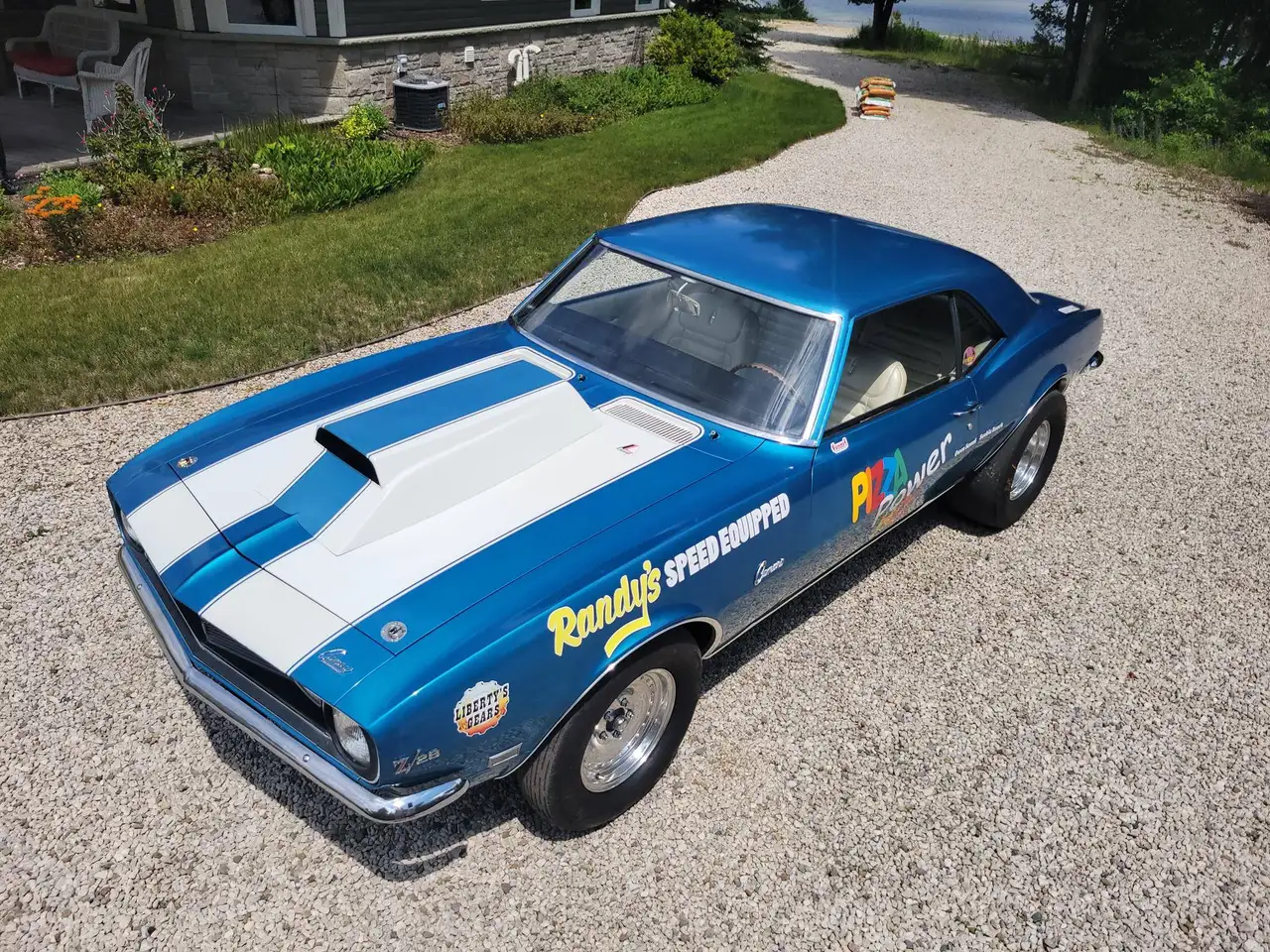 Chevrolet Camaro снимка Chevrolet Camaro